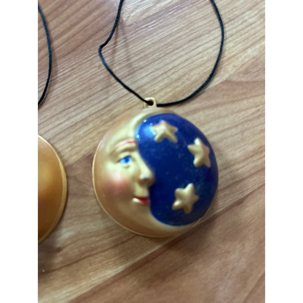 Velentino Plastic‎ Charms Ornaments